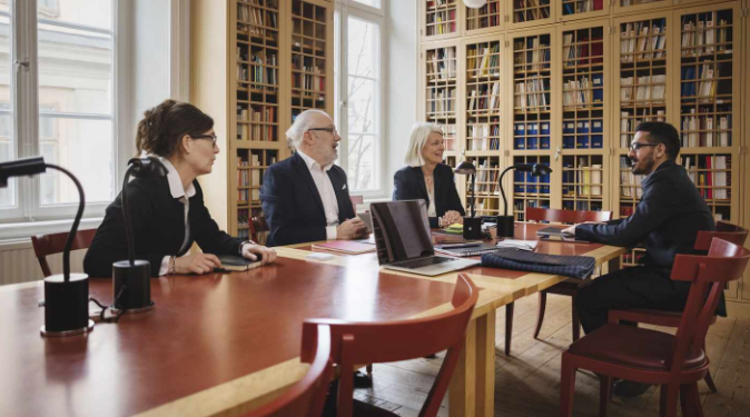 How Much Do Law Firms Spend On Marketing​