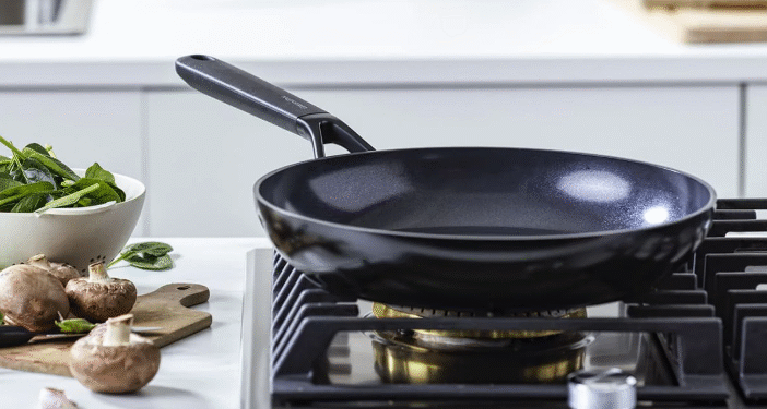 The Environmental Impact of Using Greaseless Cookware