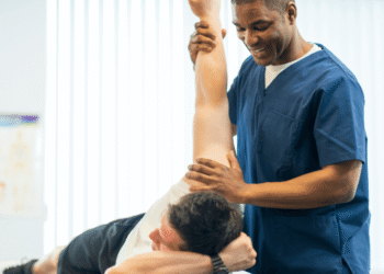 The Role of Physical Therapy in Spine Doctor Treatment Plans